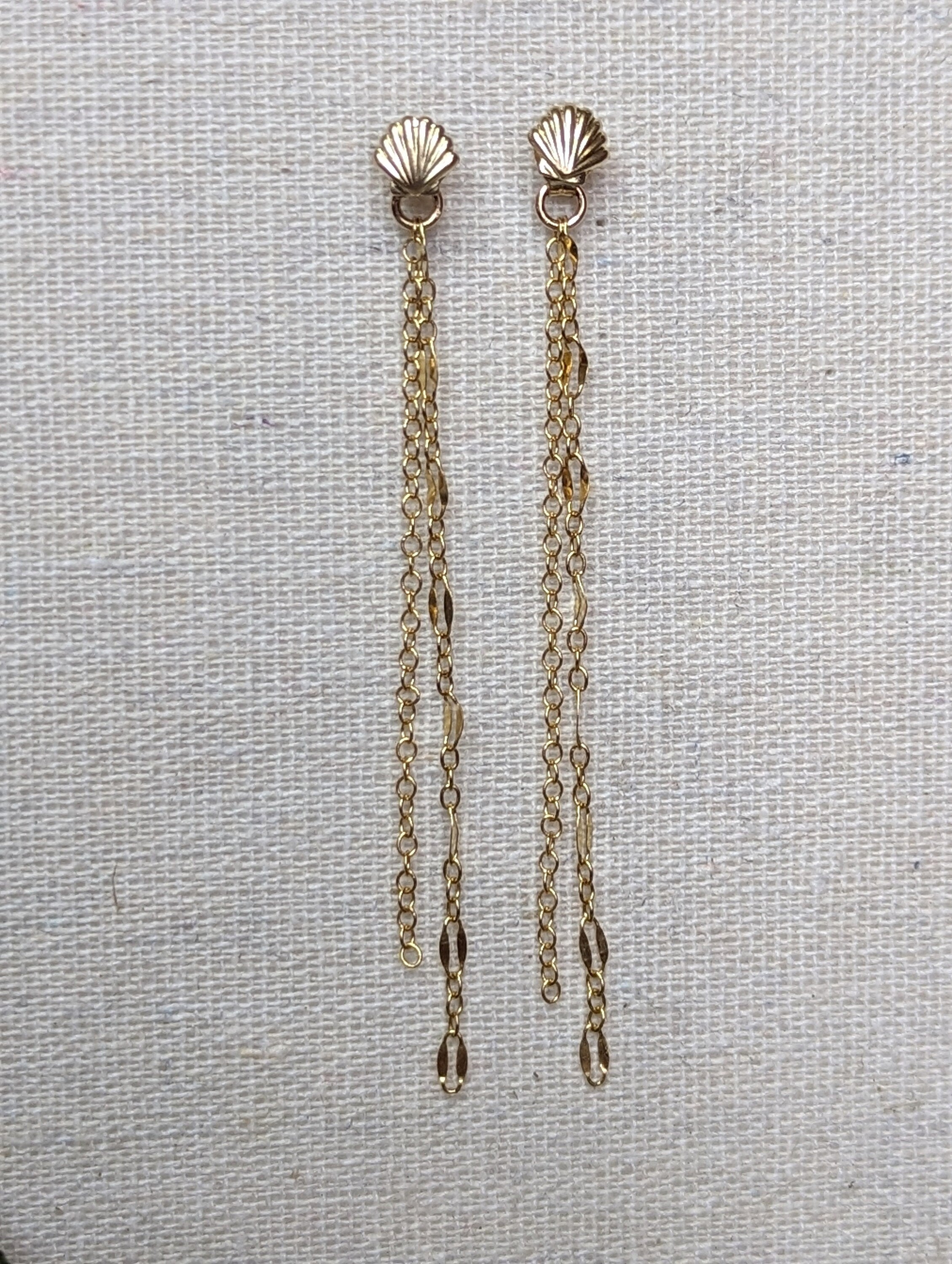 Seashells Backdrop Chain Earrings