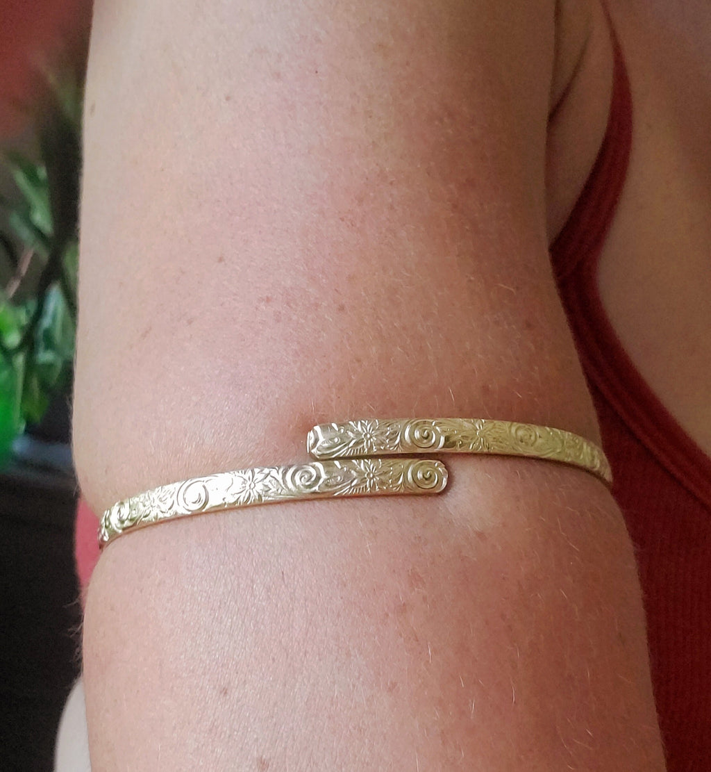 Kanoa Hawaiian Heirloom Arm Cuff - Plumeria Wave Design - Handcrafted Fine Jewelry by ShellDance Designs, Kona Hawaii