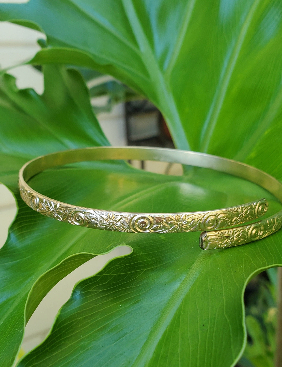 Kanoa Hawaiian Heirloom Arm Cuff - Plumeria Wave Design - Handcrafted Fine Jewelry by ShellDance Designs, Kona Hawaii