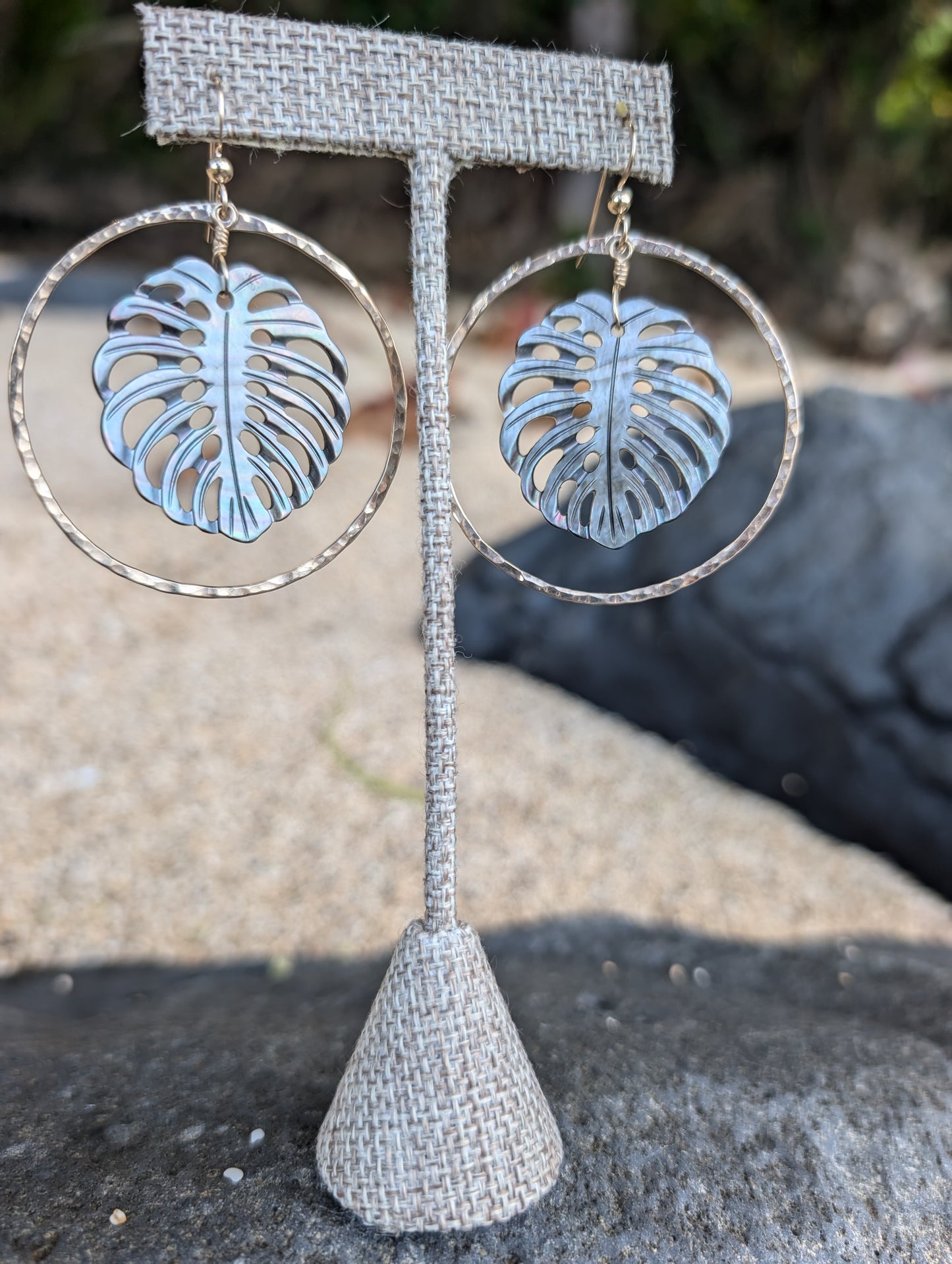 Monstera Shell Hoops